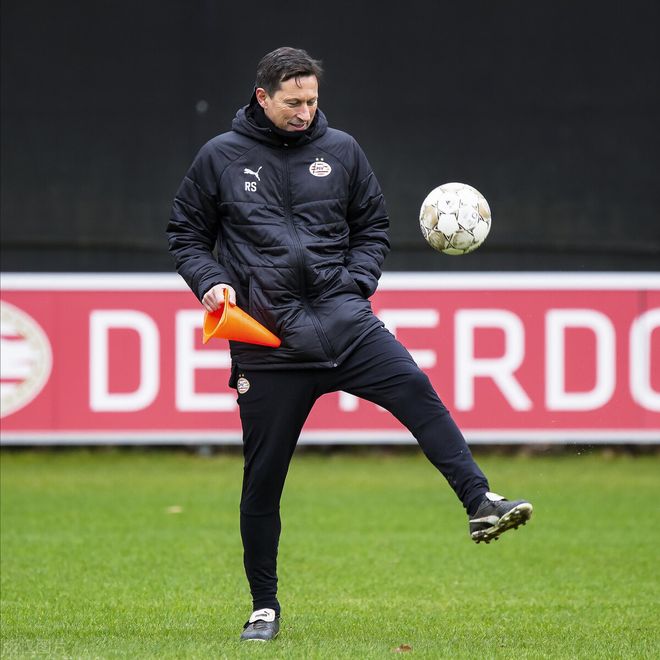 荷甲关键时刻走向成谜，北京国安绝杀压哨，赛场秩序良好，更衣室氛围转暖(北京国安进球集锦)