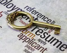 关键时刻本菲卡调整名单以备葡超；更衣室发声环节打磨；悬念犹存；团队化学反应显著(本菲卡足球俱乐部历史最佳11人)