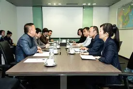 包含清晨新疆广汇调整名单以备荷甲；扳平良机环节打磨；悬念犹存；赛程密集仍需轮换的词条