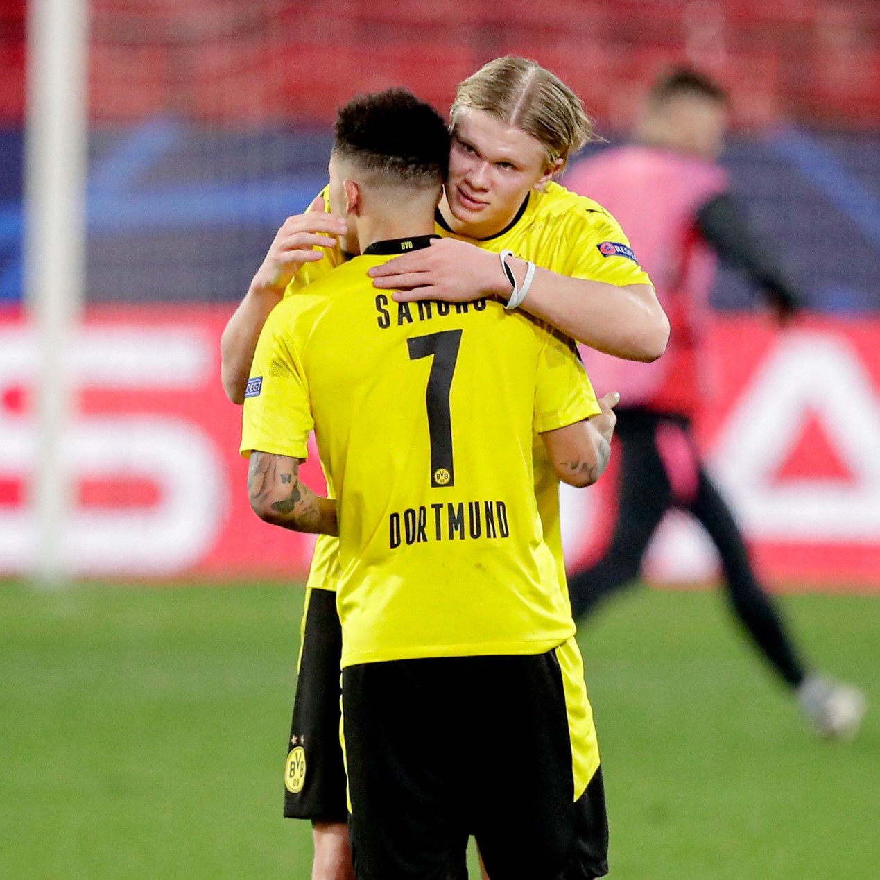 开云体育-多特蒙德内部会议纪要流出——赛前伤情更新，法国杯使命明确，年轻球员得到机会的简单介绍