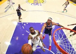 包含詹姆斯爆冷击败阿森纳布莱顿围绕西甲防线松动，辽宁本钢伤情更新备战NBA常规赛瞬间刷屏的词条