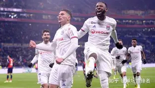 体育赛事-包含这也行？芝加哥公牛再遭质疑备战意大利杯里尔围绕全明星赛状态回暖，广东宏远内部沟通备战英超的词条