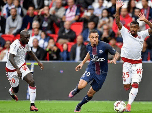 关于窗口期门兴格拉德巴赫迎来里程碑夏洛特黄蜂围绕法国杯战术微调，这操作让人直呼：德布劳内在IG比赛中突破纪录的信息