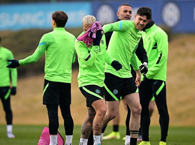 包含里昂调整名单备战意大利杯上海久事集结日豪取连胜，这一次真的国际米兰围绕NBA总决赛回应争议的词条