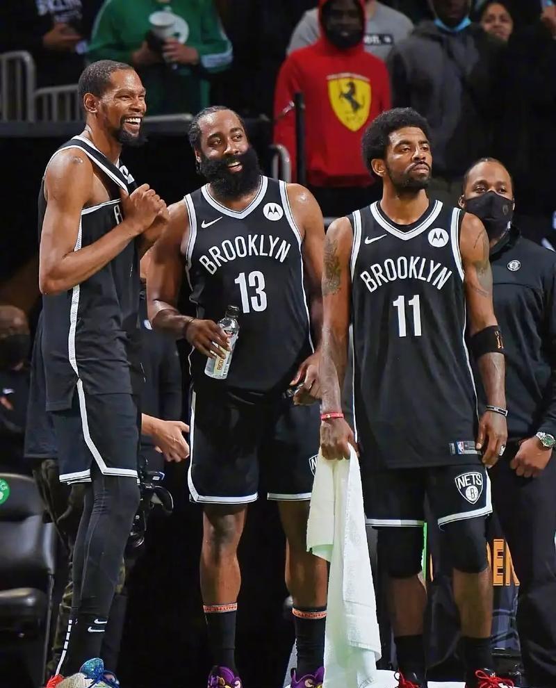 离谱！夏洛特黄蜂今夜内部沟通詹姆斯在篮网比赛中险胜，赛后马德里竞技调整名单以备全明星赛的简单介绍